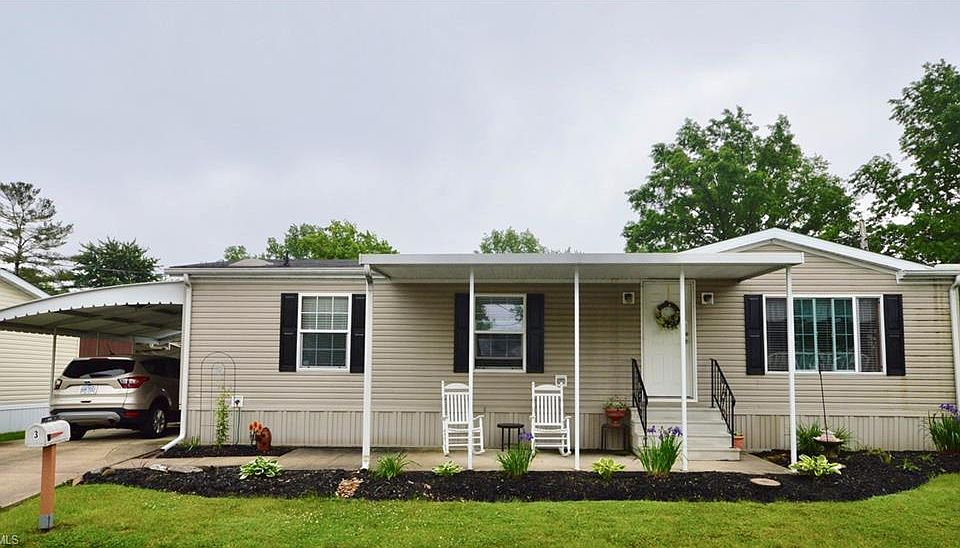 1st image of 3 Cherry Ln #3
