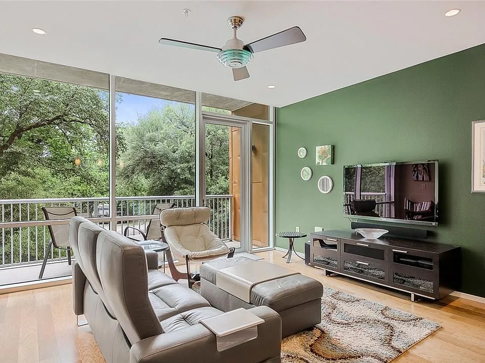 1600 Barton Springs Rd #2206