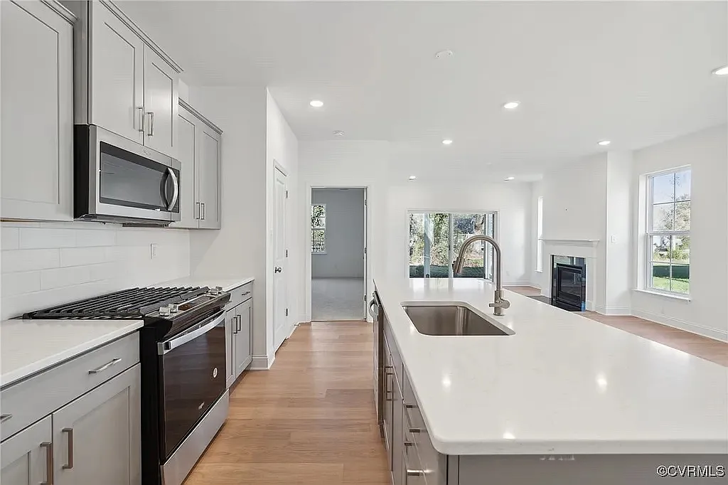 236 Amburn Ln — Photo 1