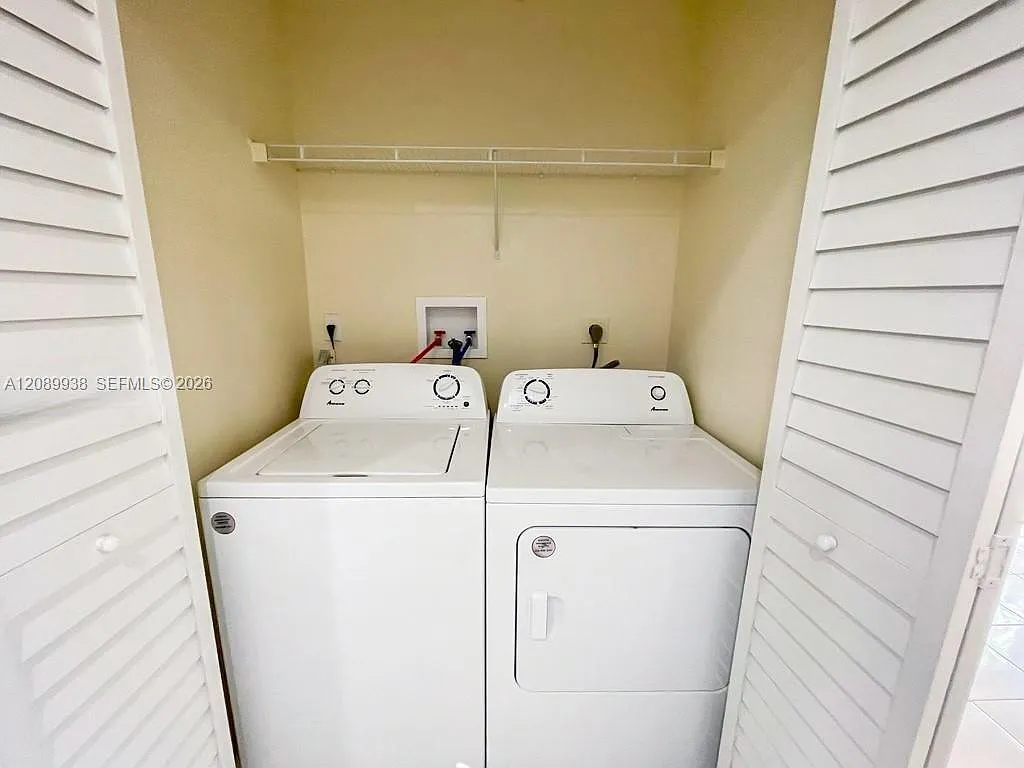 Villas Of Palm Bay — Photo 4