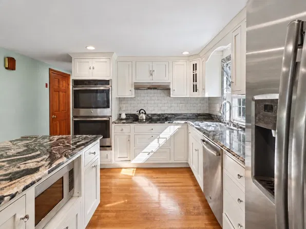151 Lynn Fells Pkwy, Saugus, MA 01906