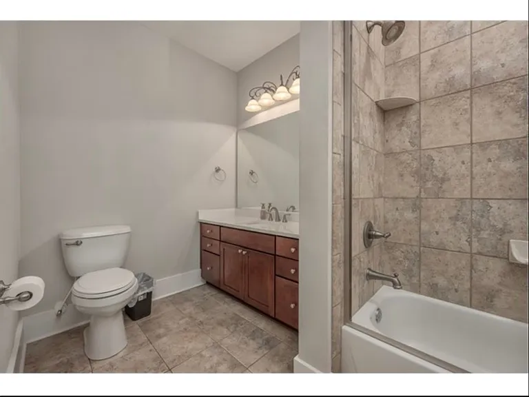 109 Edgewood Ct — Photo 13