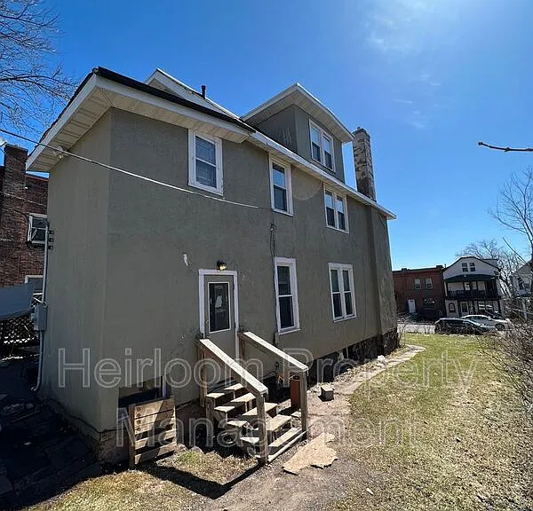1127 E 3rd St #2 — Photo 10