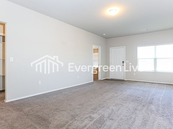 4th image of 10 Spring Ridge Ln