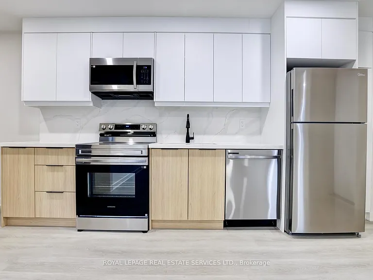 20 Duke St #305 — Photo 35