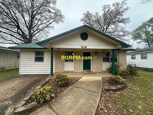 516 Hill St Photo 1