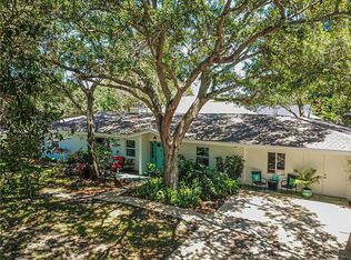 10497 Ridge Rd, Seminole, FL 33778