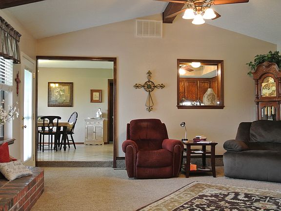 4th image of 11109 Folkstone Dr