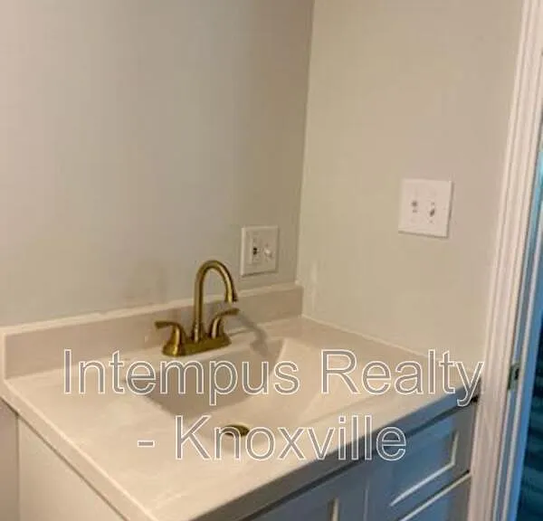 1320 Chestnut St — Photo 16
