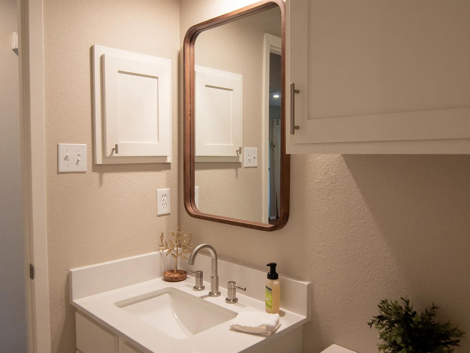 2 bed, 1.5 bath, 877 sqft, $2,195 — Photo 4