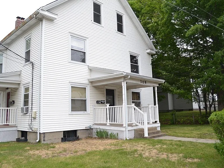 208 Irving St #1L — Photo 14