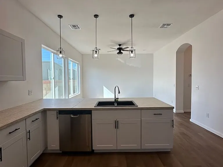 5022 S 35th Ave — Photo 7