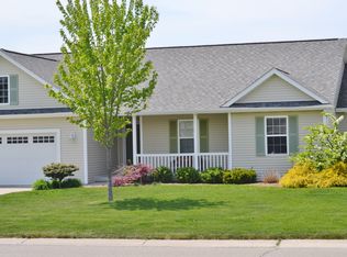 8927 Cottonwood Dr, Freeland, MI