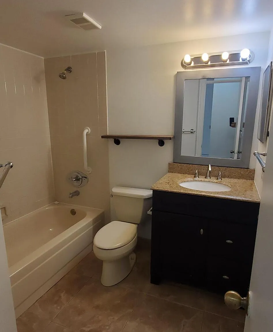 2 bed, 2.0 bath, 984 sqft, $2,275 — Photo 4