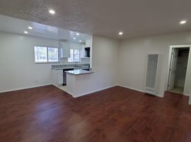 11805 Jefferson Blvd, Culver City, CA