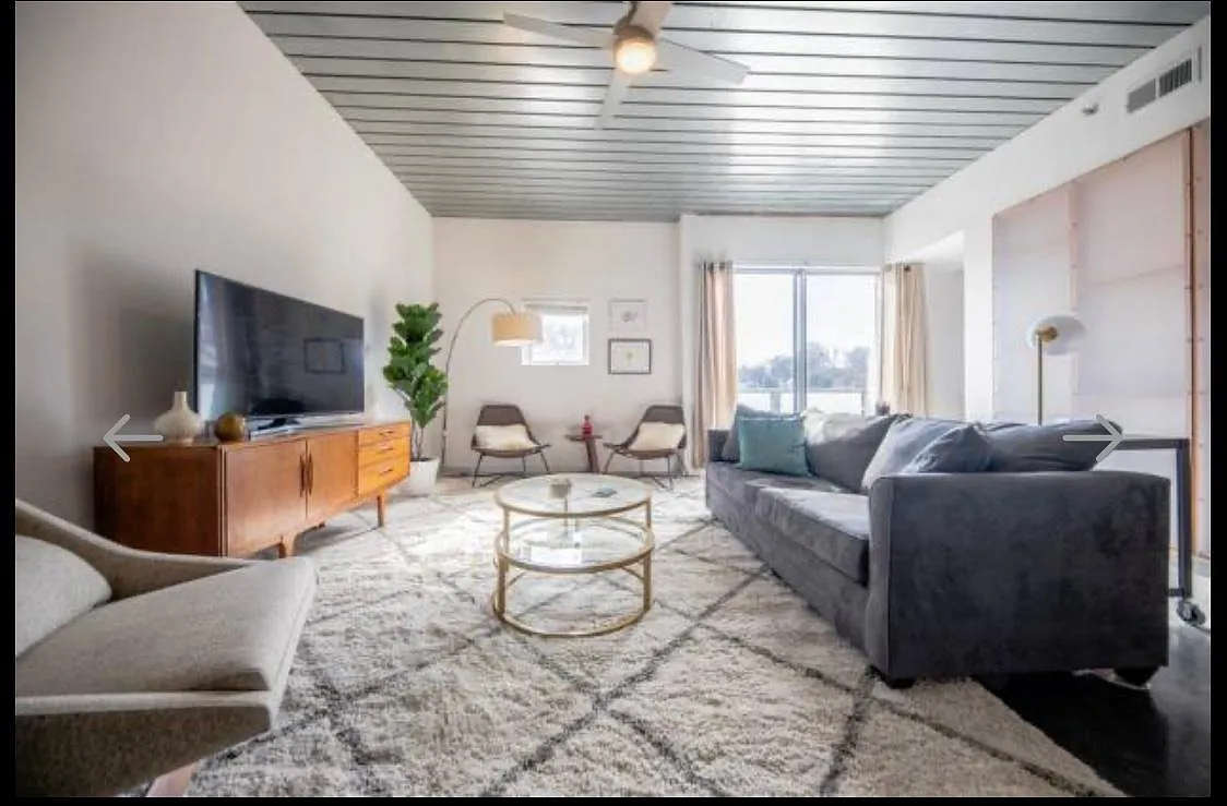 1 bed, 901 sqft, $2,500 — Photo 4