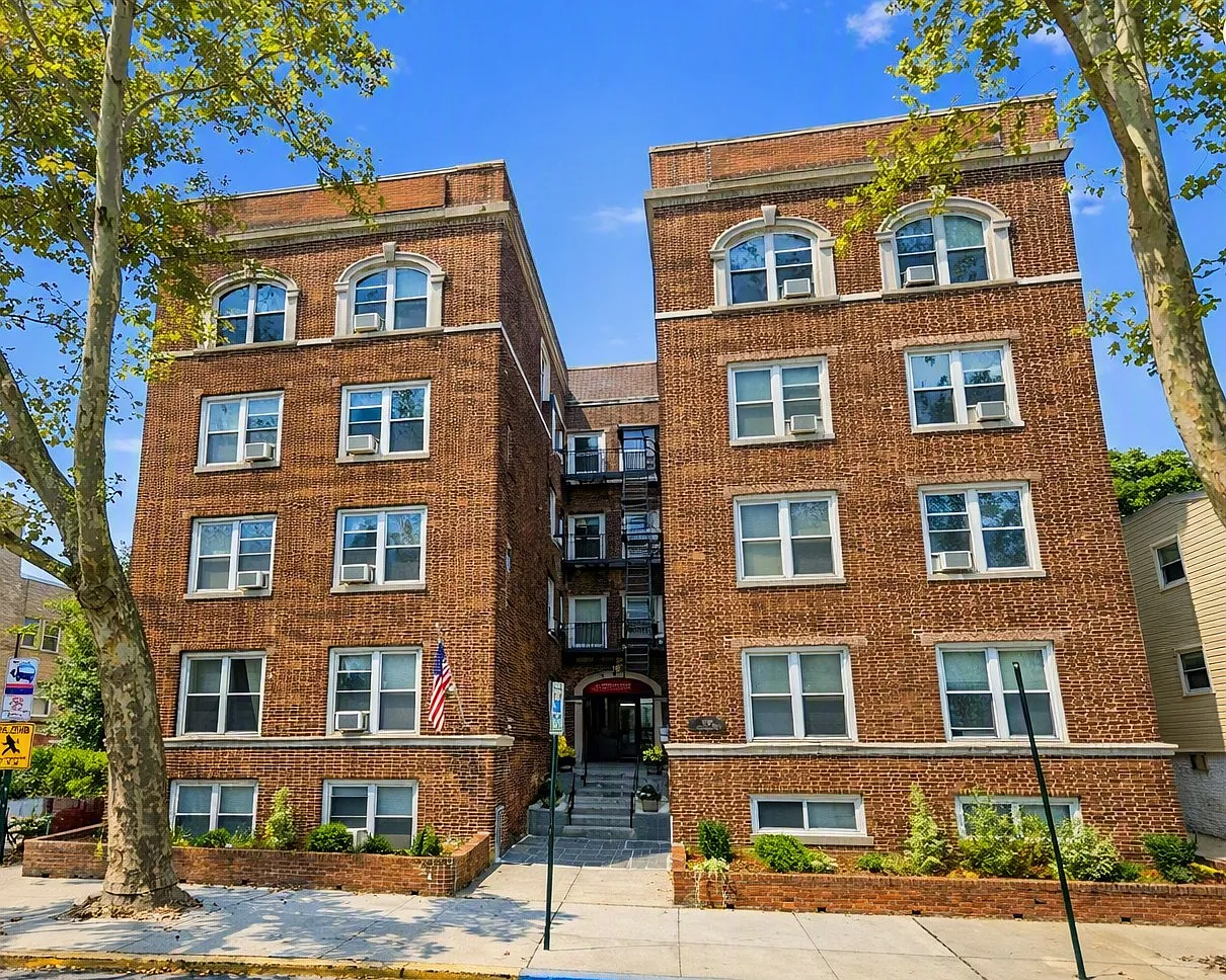 1 bed, 550 sqft, $2,100 — Photo 1