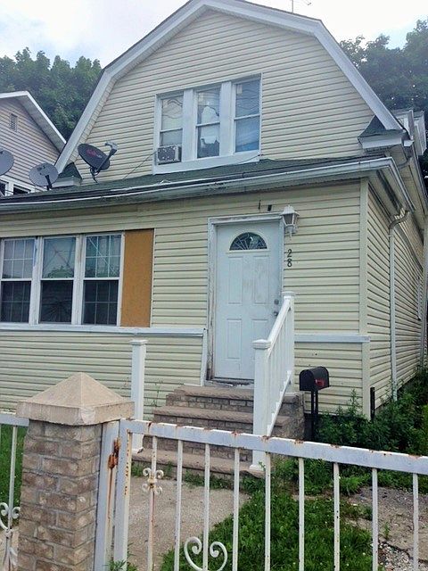 1st image of 28 Stewart Ave