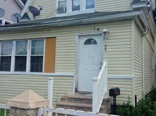 28 Stewart Ave, Hempstead, NY 11550