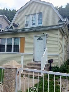 28 Stewart Ave, Hempstead, NY, 11550