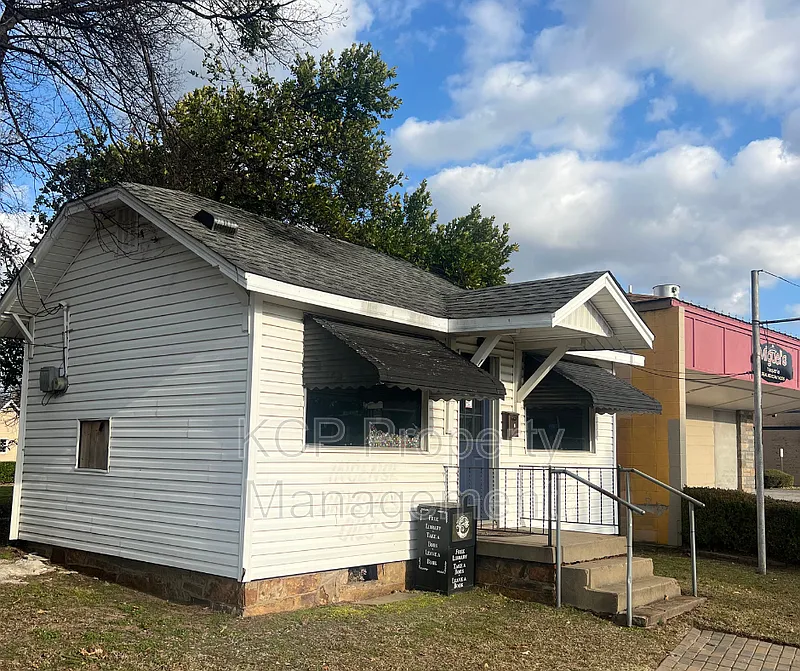 Studio, 1.0 bath, 340 sqft, $500 — Photo 1