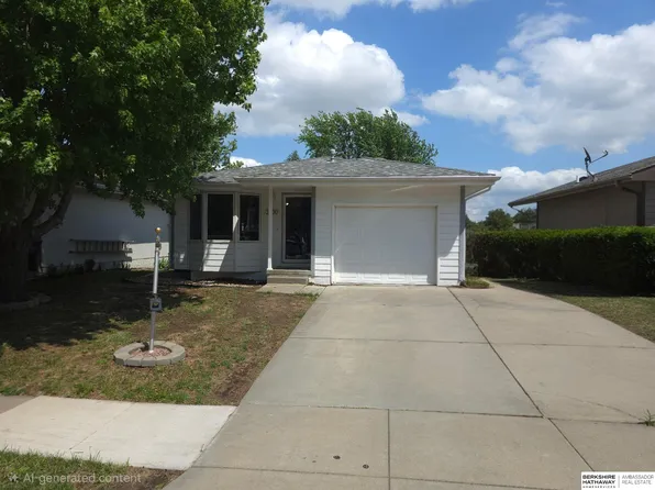 2000 NW 54th St, Lincoln, NE 68528