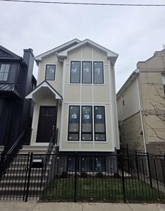 2034 W Erie St, Chicago, IL, 60612