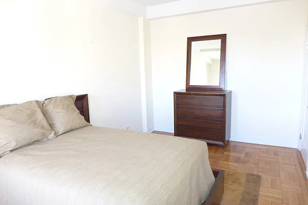 Rented by Metropolitan Equities | media 12