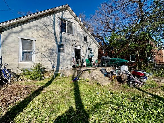 2nd image of 2110 Catalpa Dr
