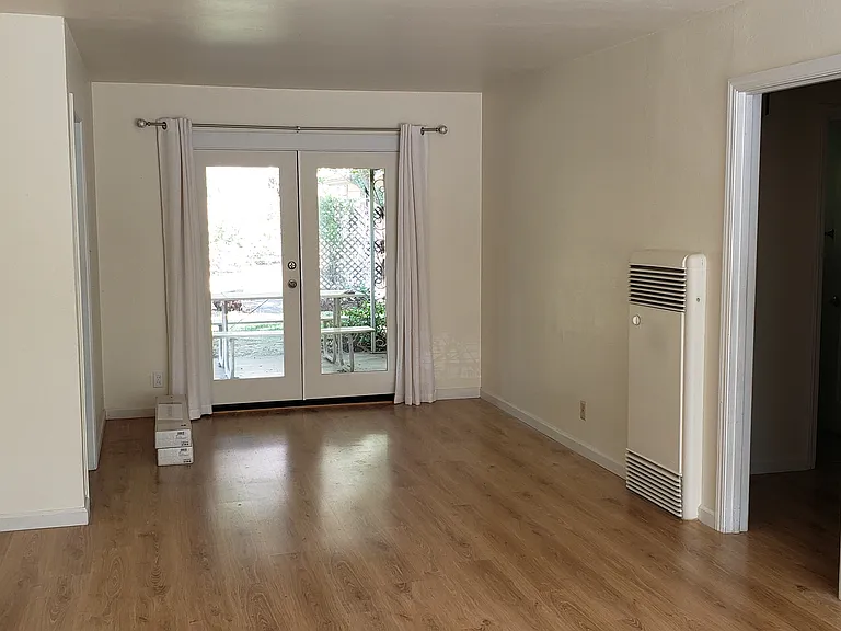 248 S Seymour St — Photo 3