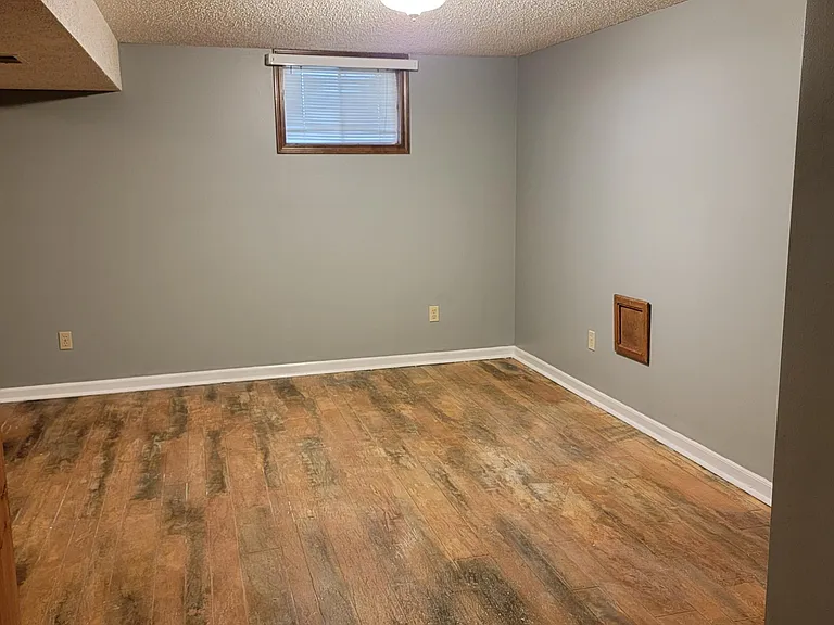 307 SE Greystone Dr — Photo 28