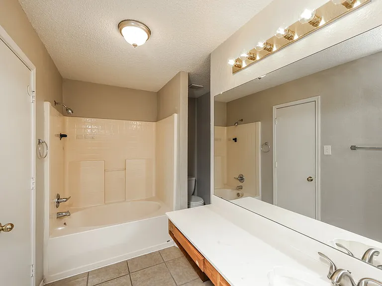 1223 Reeves Ln — Photo 12