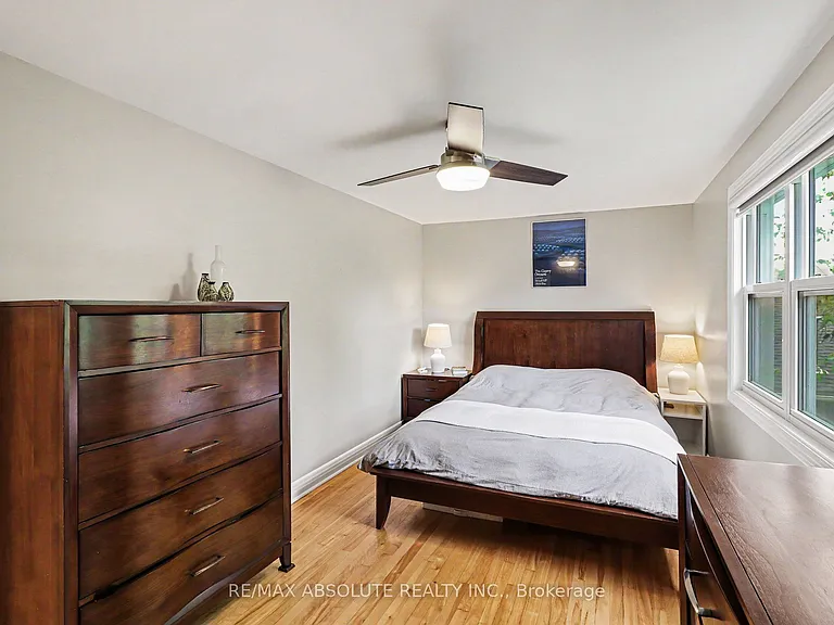 805 Smyth Rd — Photo 19