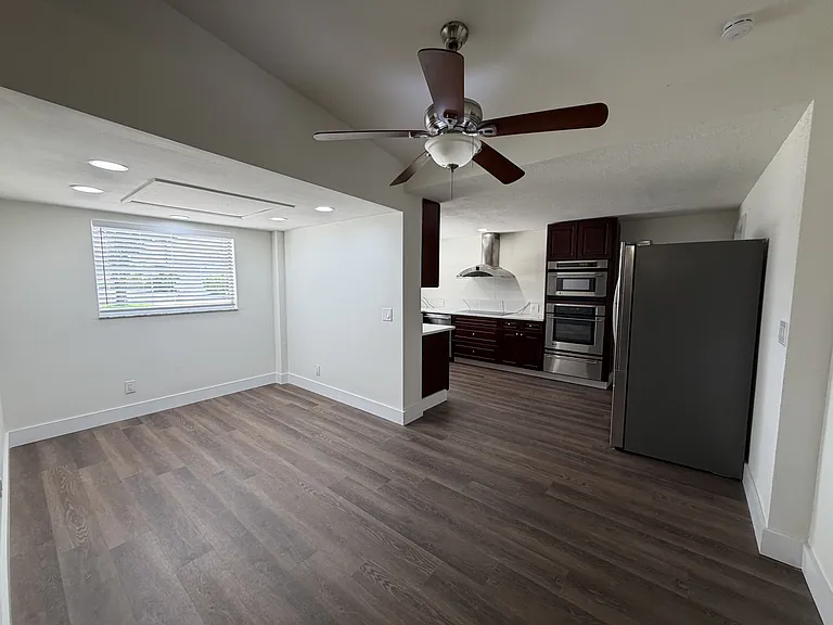 110 NE Monroe Cir N #1 — Photo 3