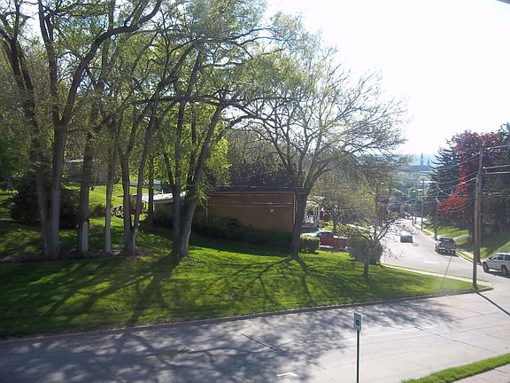 2nd image of 2703 Ventura Dr #4