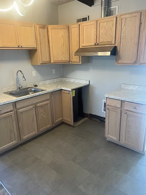3 bed, 1500 sqft, $1,700 — Photo 4