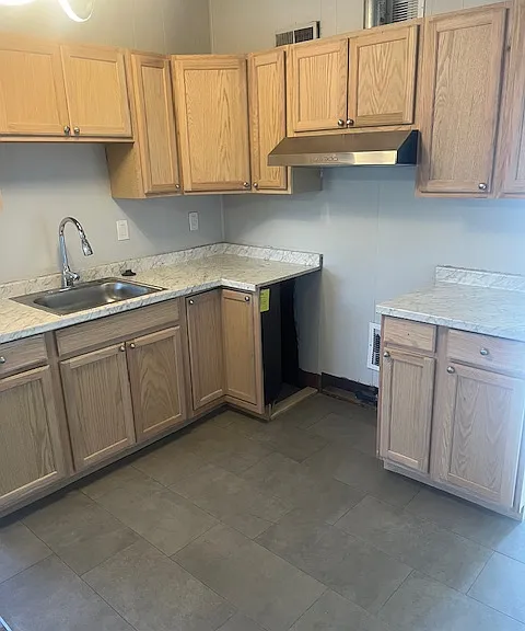 1230 Western Ave #2 — Photo 4