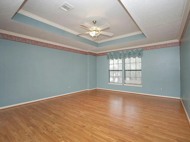 13618 Shadow Falls Ct — Photo 28