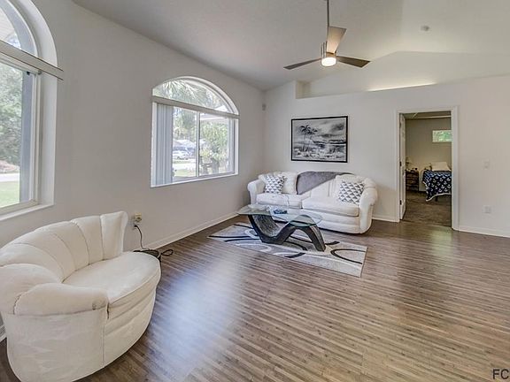 4th image of 32 Palmer Ln