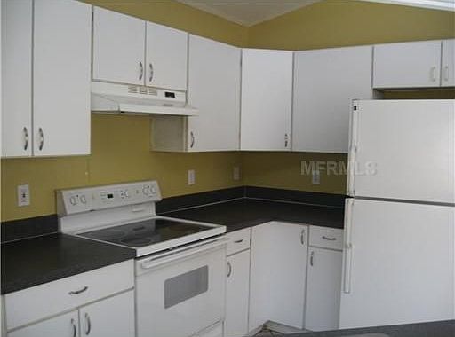 4th image of 8809 Valencia Oaks Ct