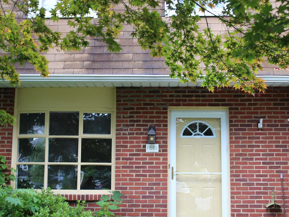 1st image of 1861 Abbey Ln