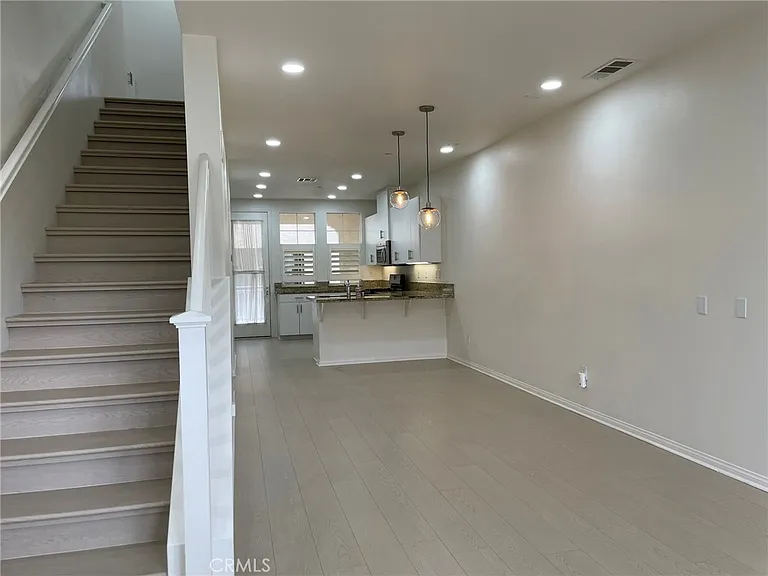 810 E Promenade #C — Photo 13