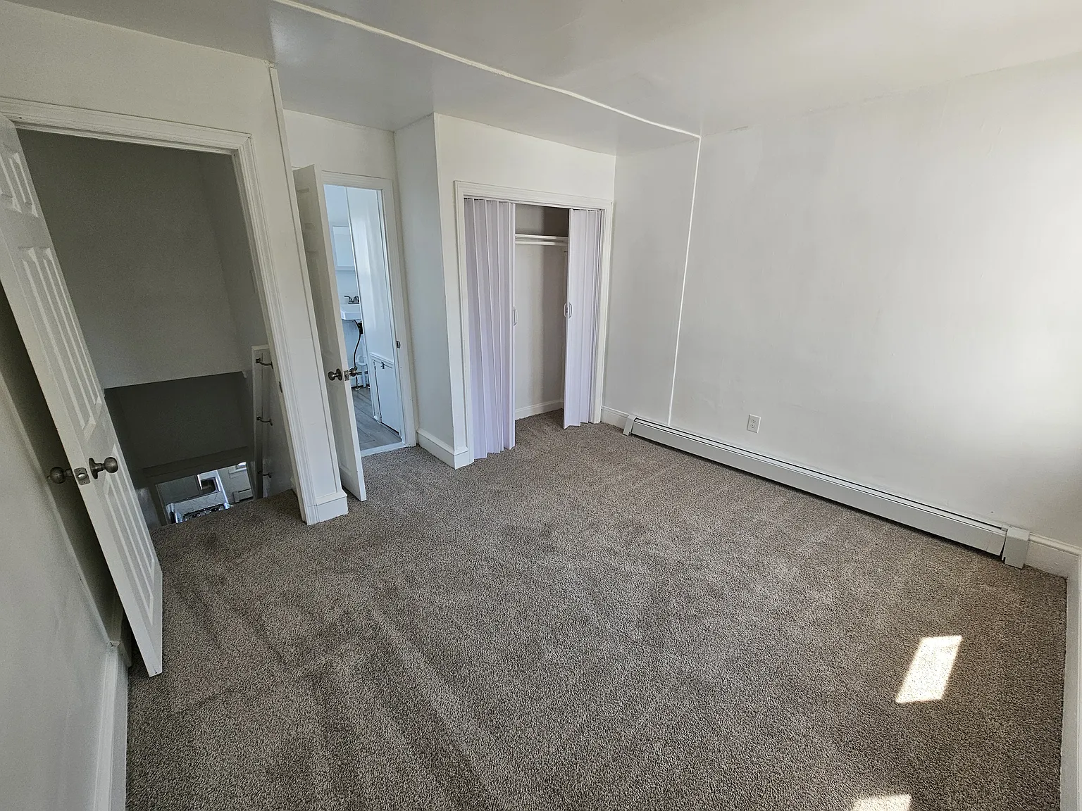 625 W Broad St — Photo 4