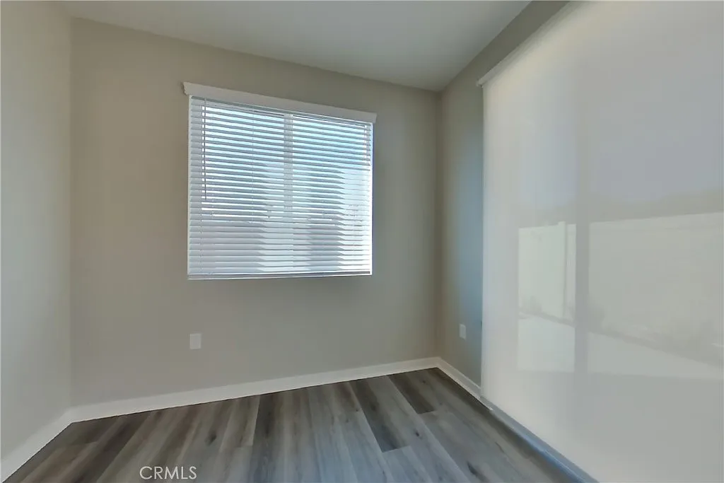 3 bed, 1429 sqft, $4,249 — Photo 4