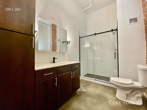 5th image of 204 Walnut St #104