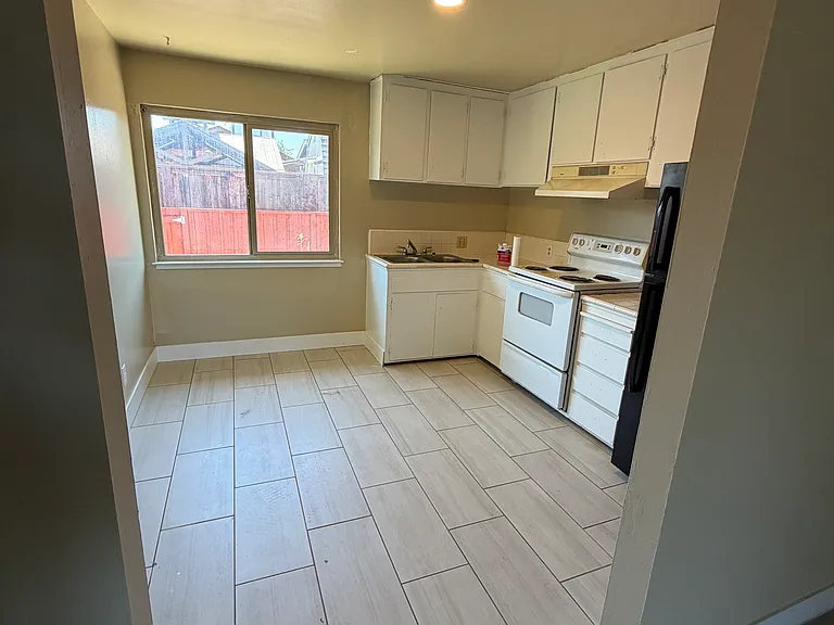 1935 Pine St #1935 — Photo 7