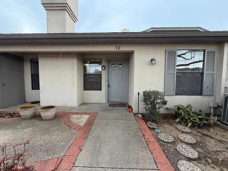 206 S Nolan River Rd #12 — Photo 1