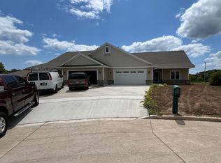 523 Maple Leaf Ct, Manitowoc, WI 54220