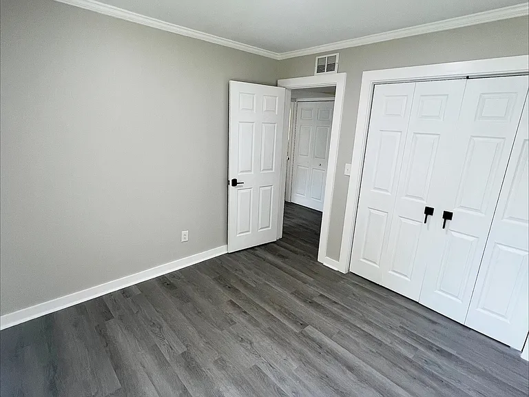806 N Berkeley Blvd — Photo 13