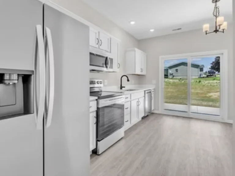 1905 Deerfield Ln — Photo 13